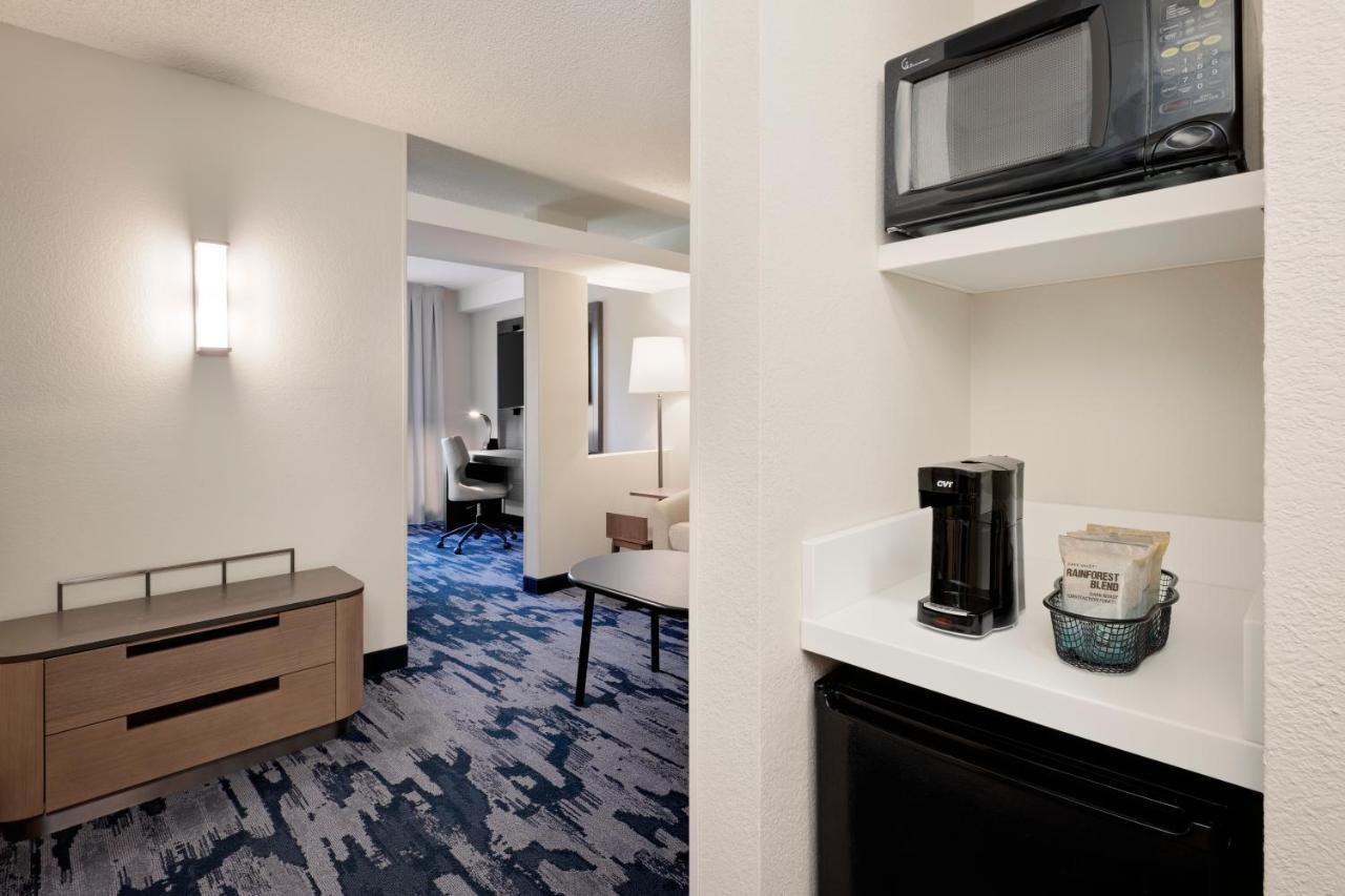 Fairfield Inn And Suites Уилсон Экстерьер фото