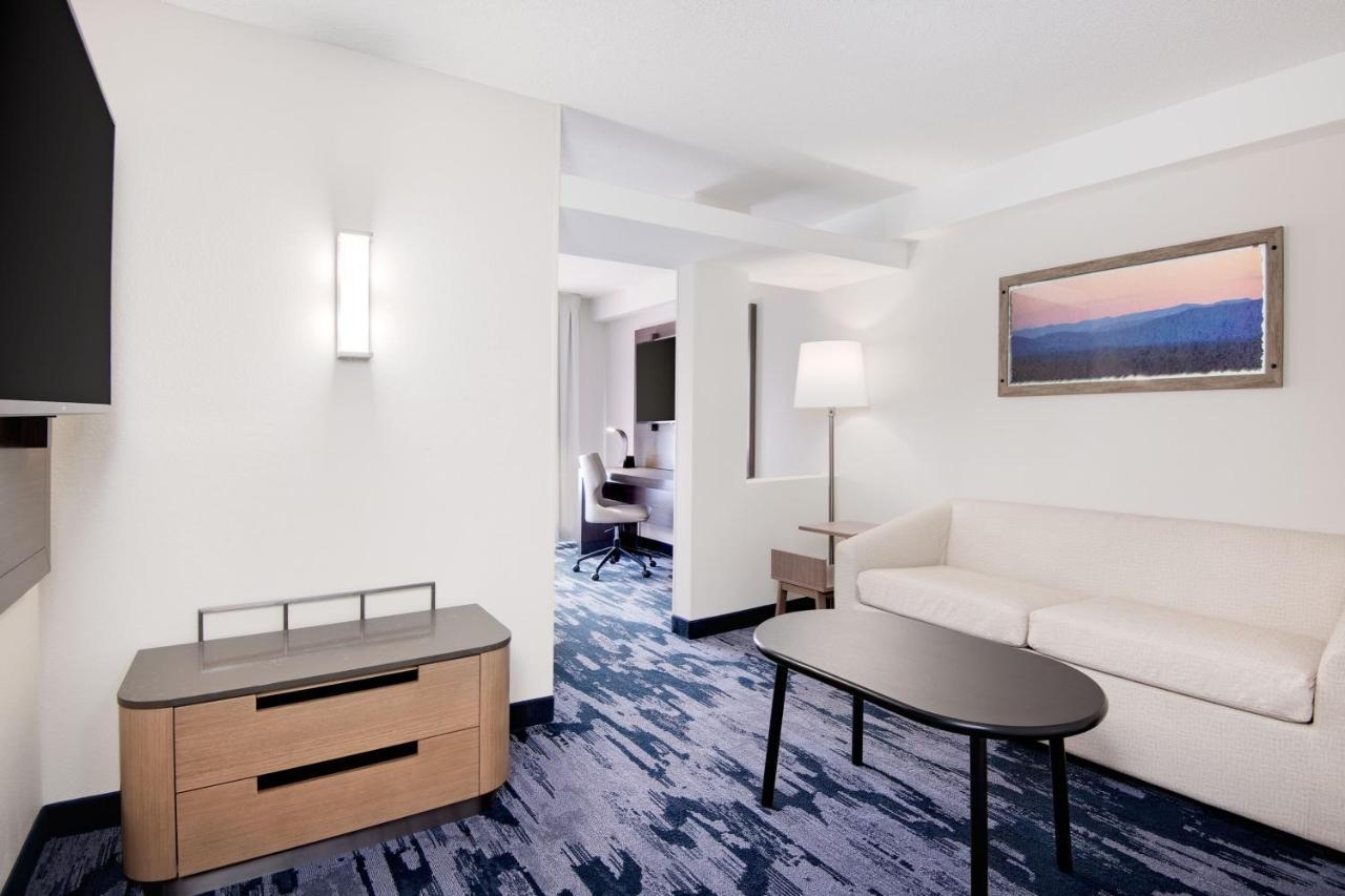 Fairfield Inn And Suites Уилсон Экстерьер фото