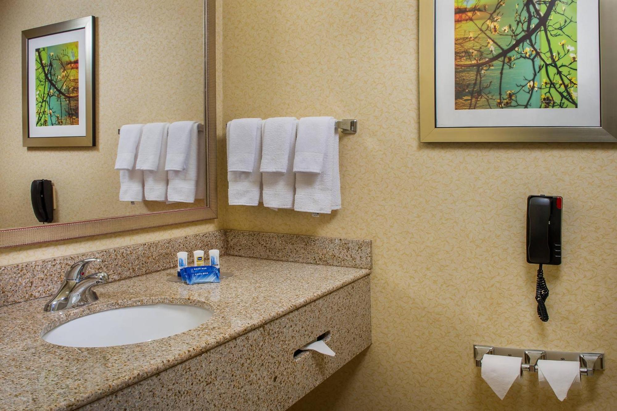 Fairfield Inn And Suites Уилсон Экстерьер фото